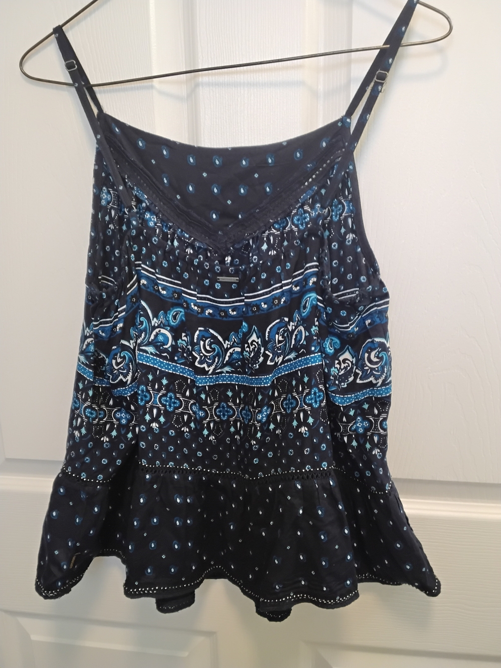 Navy Blue Printed Spaghetti Strap Boho, Paisley, Beaded Camasole Top Size 8 - Picture 4 of 8